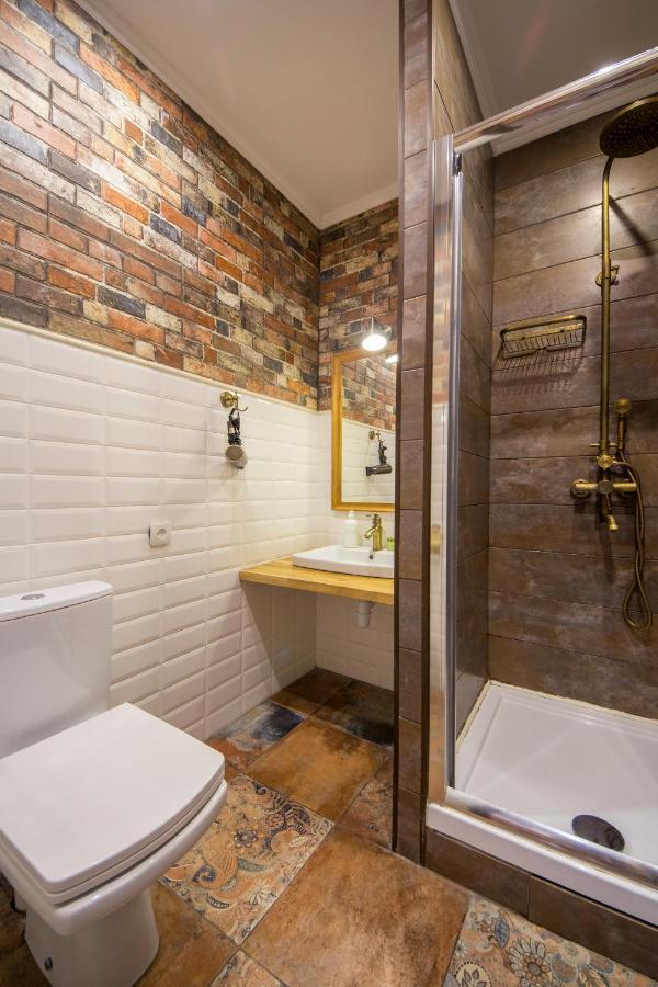Loft Design Apartments On Desyatynnyi Ln, 7 Киев Экстерьер фото